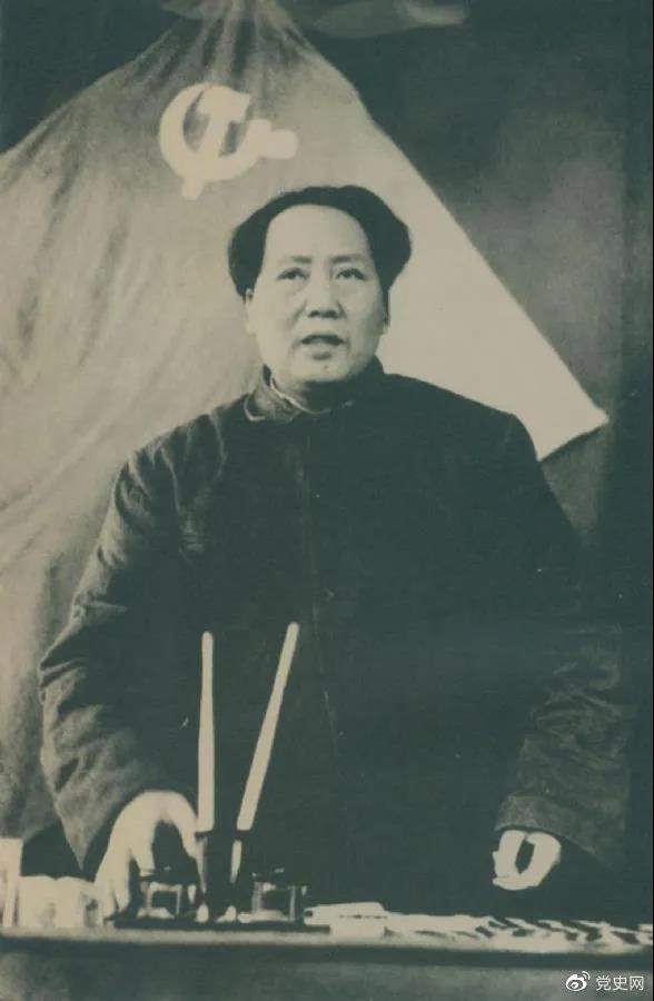 1949年3月5日，毛澤東在中共七屆二中全會(huì)上作報(bào)告。
