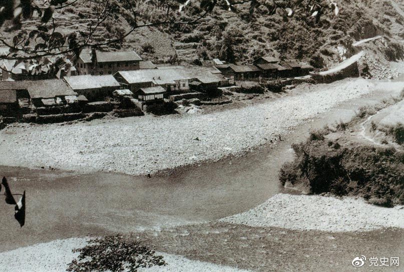 　　1935年6月26日，中共中央政治局在四川懋功兩河口召開會(huì)議。會(huì)議決定紅軍北上創(chuàng)造川陜甘根據(jù)地。圖為兩河口。