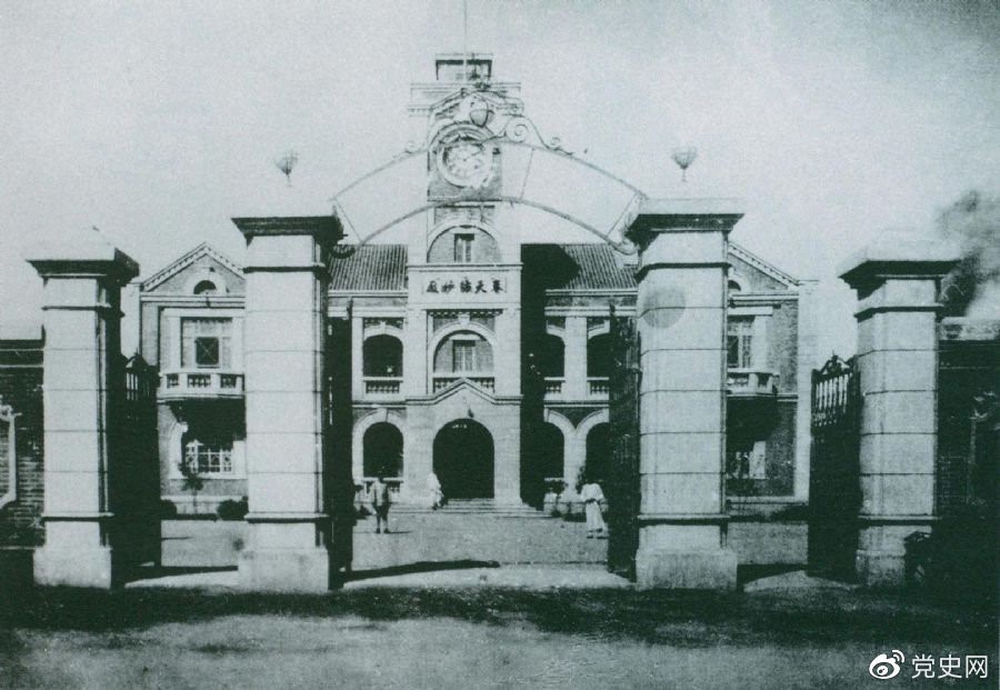 圖為中共滿洲省委舊址。1929年6月，中共中央政治局決定劉少奇任中共滿洲省委書記。7月，劉少奇到達(dá)奉天（今沈陽(yáng)）赴任。